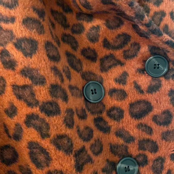 Cropped coat - Picture 2 of 3